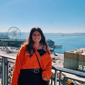 Meet your Posher, Lauren